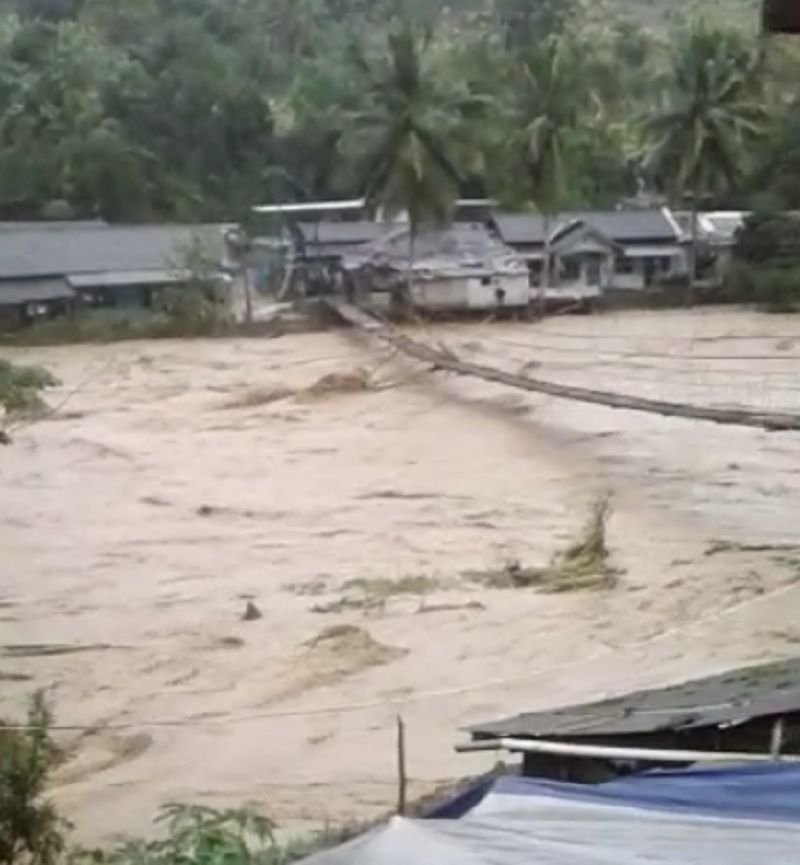 Banjir dan Longsor Landa 4 Kecamatan di Kabupaten Lebak 7 Banjir dan Longsor Landa 4 Kecamatan di Kabupaten Lebak