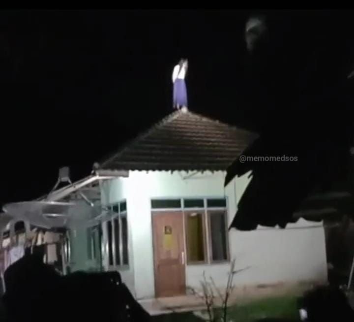 Heboh Sosok Perempuan Berjoget di Atap Rumah Hingga Disangka Kuntilanak, Ternyata...