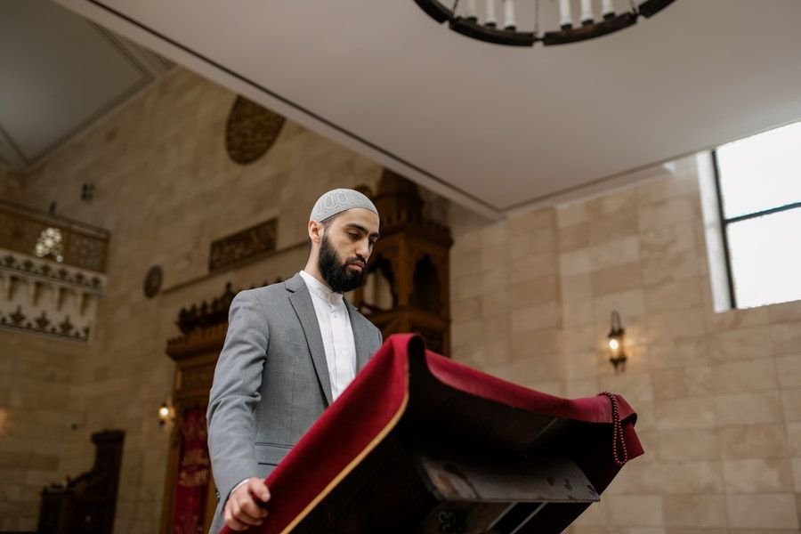 Naskah Khutbah Jumat yang Singkat dan Padat, Tentang Perceraian