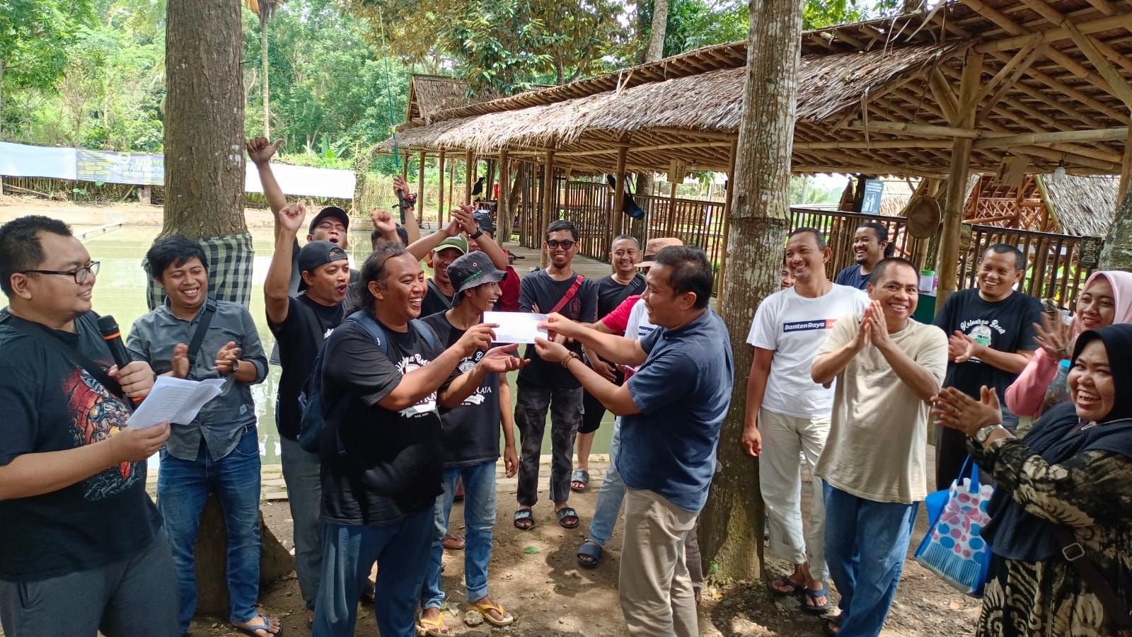 Lomba Mancing Bantenraya Cup di Saung Karuhun Meriah