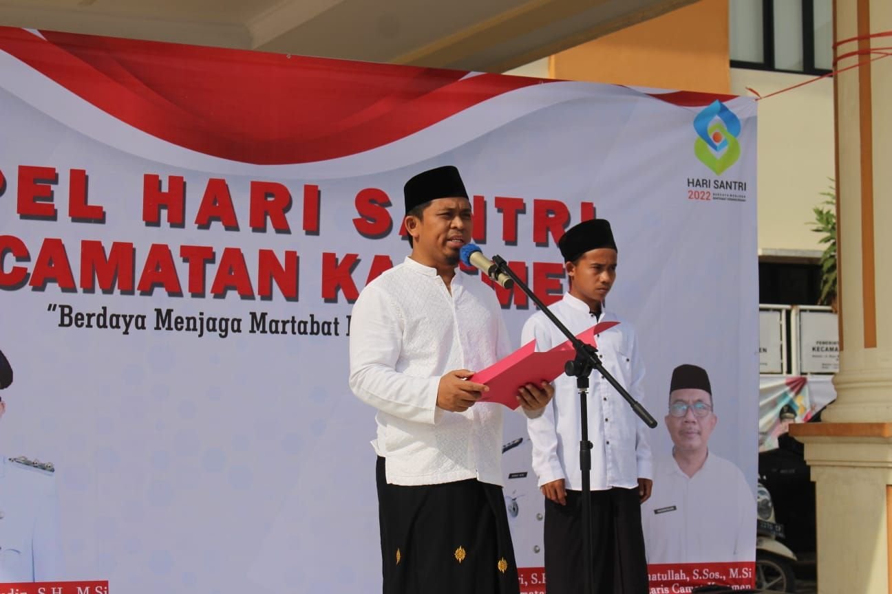 Peringati Hari Santri, Camat Kasemen Ajak Santri Bantu Tangani Sampah dan Stunting 1 Peringati Hari Santri, Camat Kasemen Ajak Santri Bantu Tangani Sampah dan Stunting