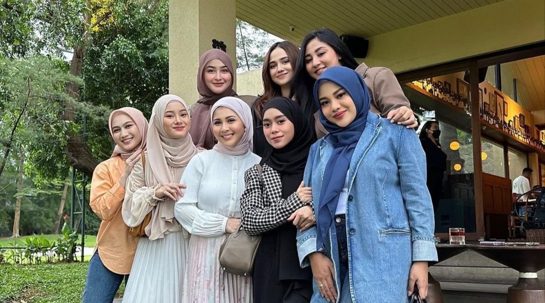 Lesty Kejora Posting Instagram Lagi Setelah Kasus KDRT Rizky Billar, Tag Boikot Leslar Malah Mengudara 3 Lesty Kejora Posting Instagram Lagi Setelah Kasus KDRT Rizky Billar, Tag Boikot Leslar Malah Mengudara