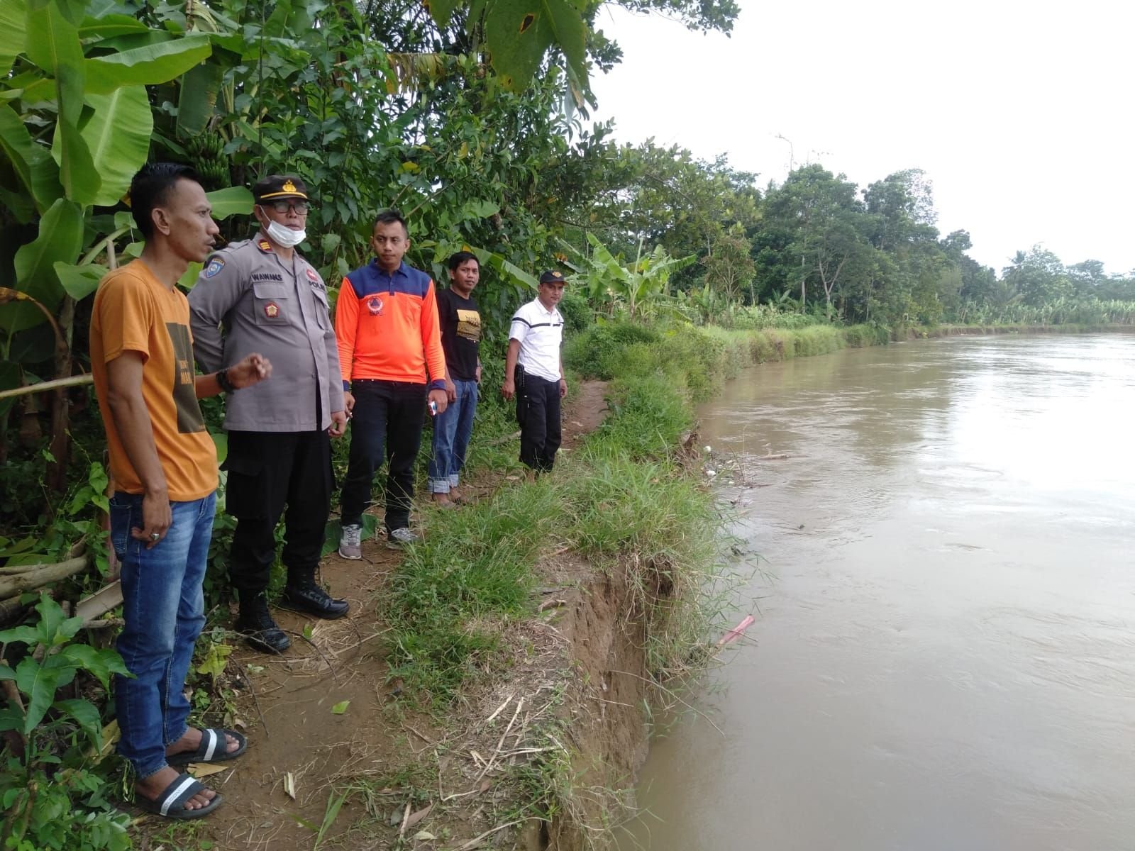 Warga Bojong Cae Hilang Akibat Hanyut Terbawa Derasnya Arus Sungai Muara Ciujung 1 Warga Bojong Cae Hilang Akibat Hanyut Terbawa Derasnya Arus Sungai Muara Ciujung