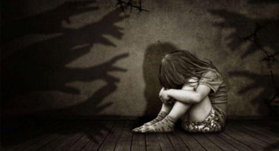 Kakek 61 Tahun di Cilegon Bawa Anak 6 Tahun ke Dalam Rumah, Dipaksa Lakukan Tindakan Ini 1 Kakek 61 Tahun di Cilegon Bawa Anak 6 Tahun ke Dalam Rumah, Dipaksa Lakukan Tindakan Ini