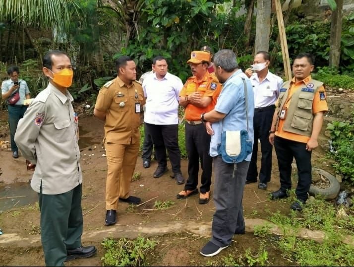 Sulit Ditanggulangi, Desa Citasuk Padarincang akan Jadi Zona Banjir Abadi 1 Sulit Ditanggulangi, Desa Citasuk Padarincang akan Jadi Zona Banjir Abadi