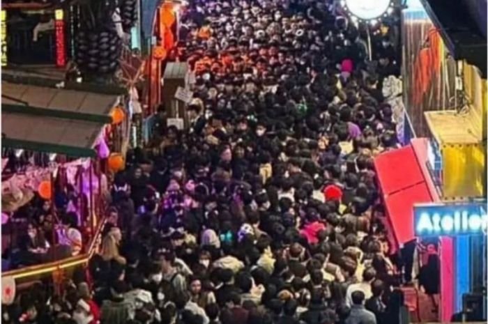 Berdesakan hingga Serangan Jantung Jadi Penyebab Ratusan Orang Tewas di Halloween Itaewon 5 Berdesakan hingga Serangan Jantung Jadi Penyebab Ratusan Orang Tewas di Halloween Itaewon
