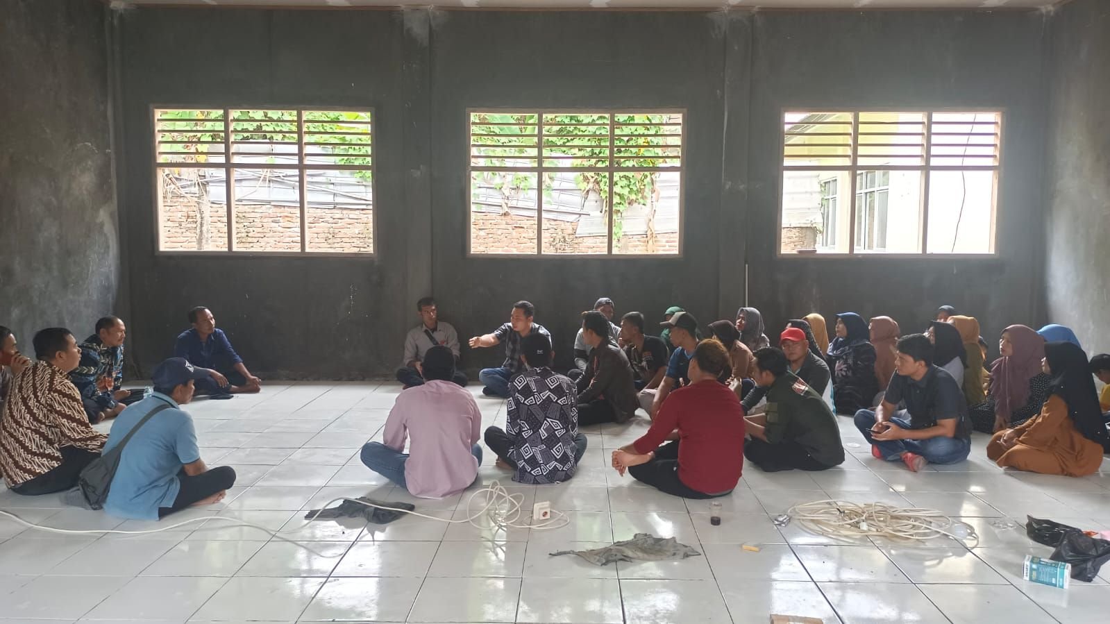 Dimintai Uang oleh Kepala Sekolah, Puluhan Orang Tua Siswa SMK Negeri 5 Kota Serang Datangi Sekolah