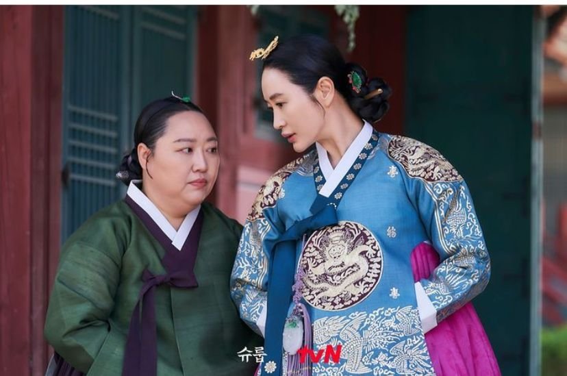 Spoiler Under The Queen's Umbrella Episode 7 Sub Indo: Ratu Hwaryeong akan Digulingkan, Bagaimana Nasibnya?