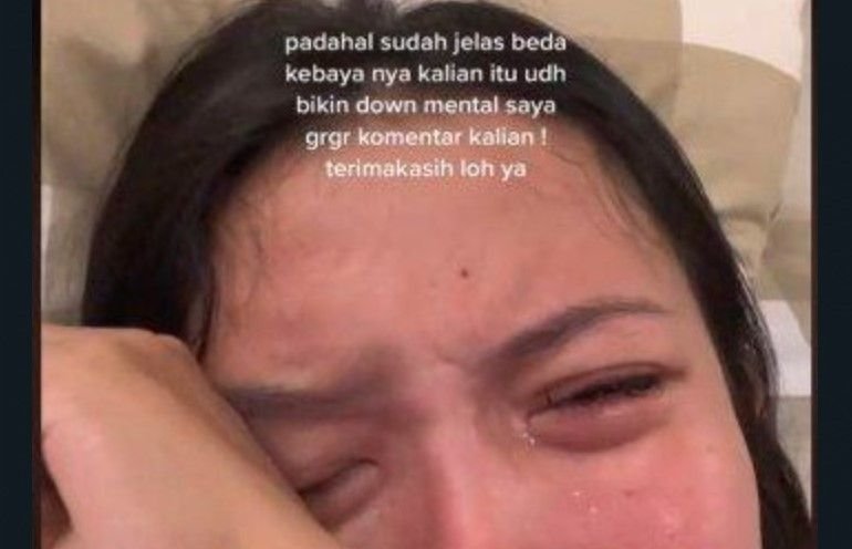 Derai Air Mata Hingga Terkena Mental, Wanita ini Dituduh Pemeran Video Syur Kebaya Merah, Ini Klarifikasinya 2 Derai Air Mata Hingga Terkena Mental, Wanita ini Dituduh Pemeran Video Syur Kebaya Merah, Ini Klarifikasinya