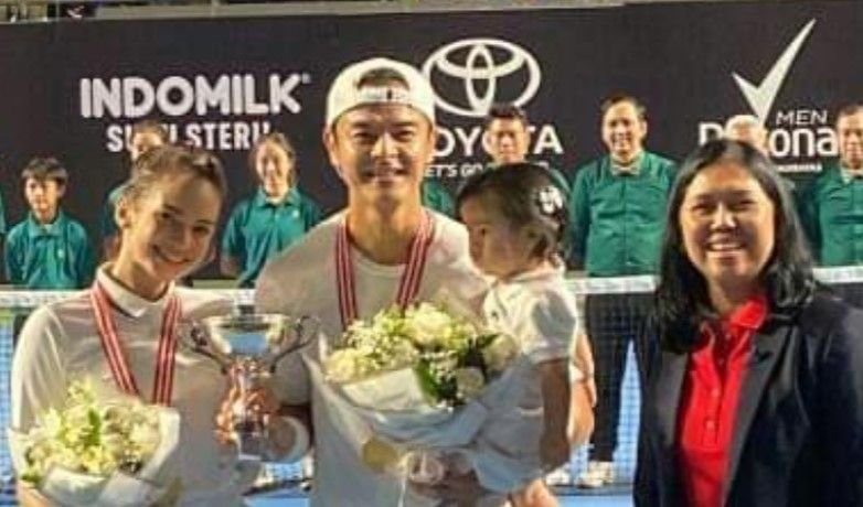 Dion Wiyoko-Enzy Storia Kalahkan Gading Marten-Wulan Guritno Pada Pertandingan Ganda Campuran Tiba-Tiba Tenis