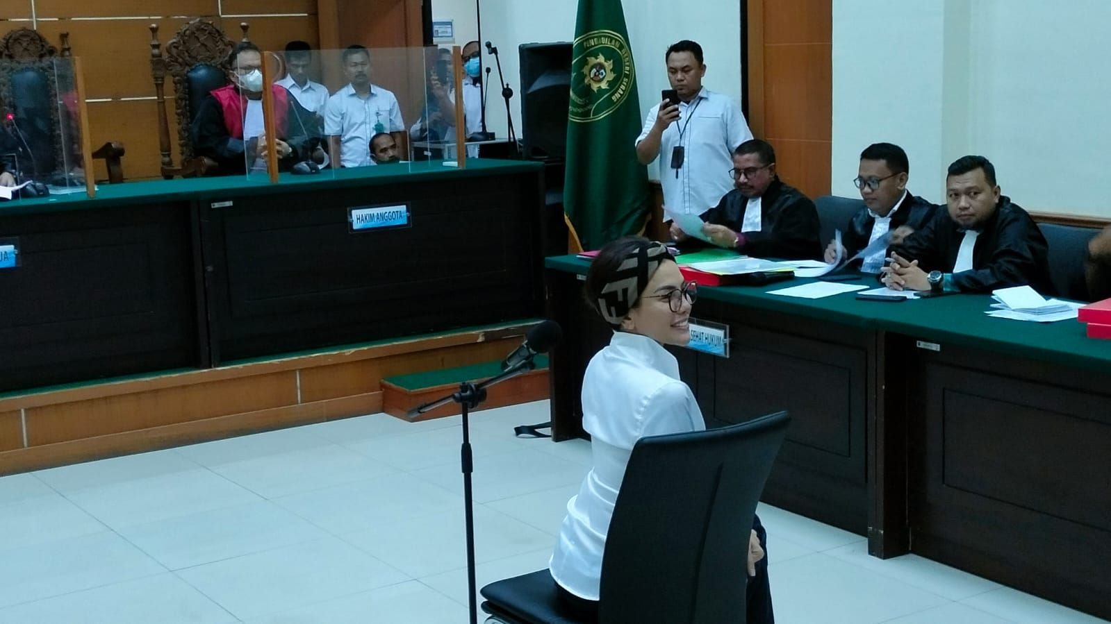 Nikita Mirzani Sebut Dakwaan JPU Lucu Gara-Gara Disebut Edit Foto Dito Mahendra