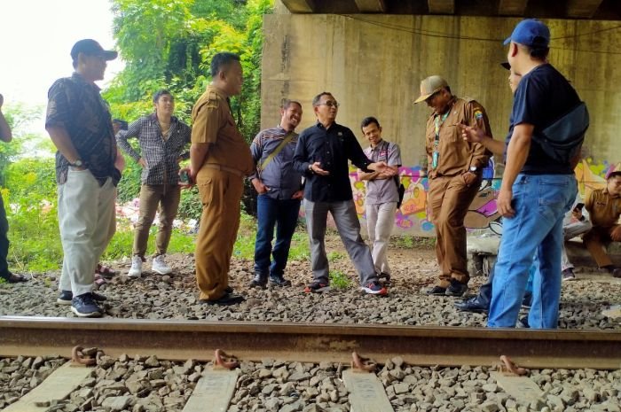 DPRD Desak Pemkot Serang Segera Sambungkan Jalan Frontage Unyur: Keterlaluan...! 5 DPRD Desak Pemkot Serang Segera Sambungkan Jalan Frontage Unyur: Keterlaluan...!