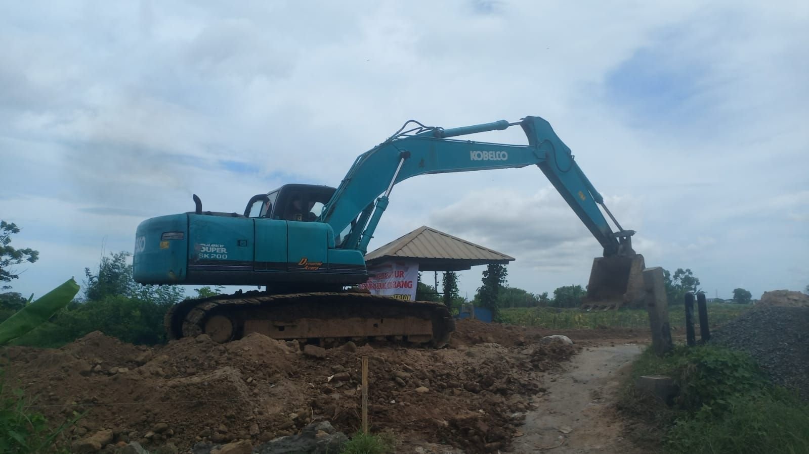 Uruk Jalan Frontage, Warga Unyur Serang Turunkan Beko, Pemkot Tak Bergeming 4 Uruk Jalan Frontage, Warga Unyur Serang Turunkan Beko, Pemkot Tak Bergeming