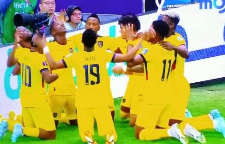 Qatar versus Ekuador, Sempat Dianulir VAR, Ekuador Unggul Dapat Penalti 1 Qatar versus Ekuador, Sempat Dianulir VAR, Ekuador Unggul Dapat Penalti