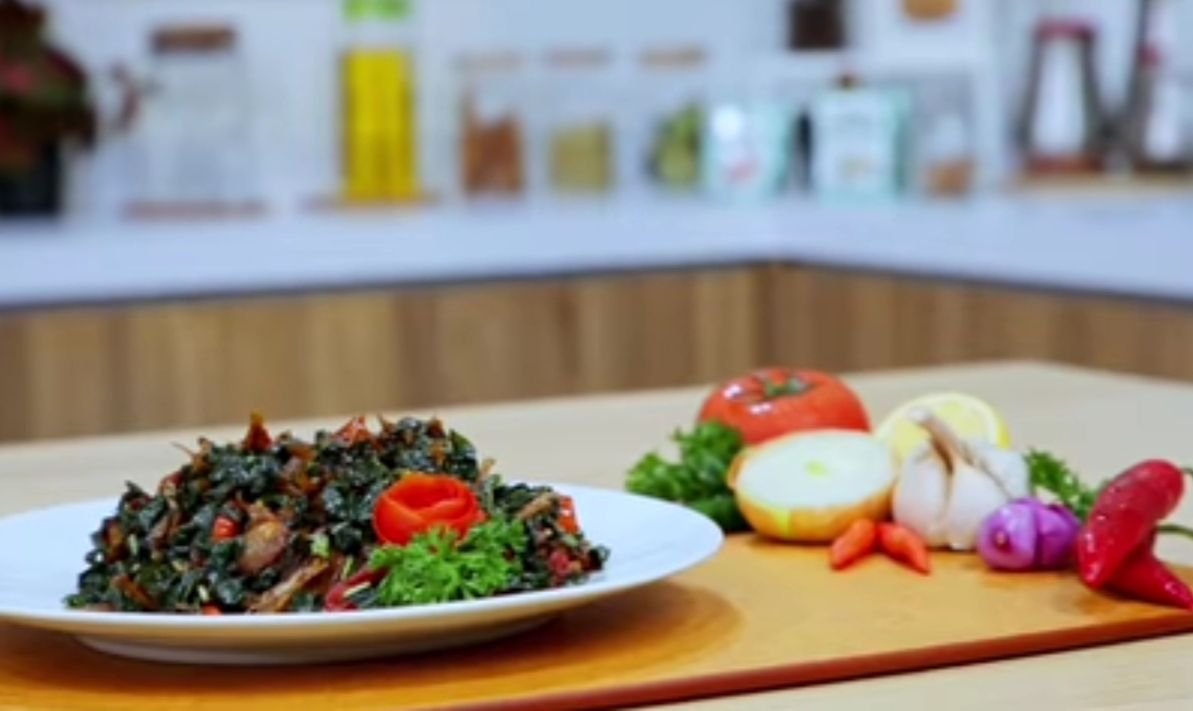 Tumis Daun Pepaya Bumbu Kecap ala Rudy Choirudin, Hidangan Sehat untuk Keluarga Sehat