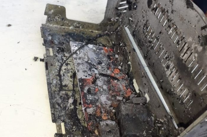 Sedang Digunakan, Set Top Box Milik Warga Tonjong Kabupaten Serang Tiba-tiba Terbakar 5 Sedang Digunakan, Set Top Box Milik Warga Tonjong Kabupaten Serang Tiba-tiba Terbakar