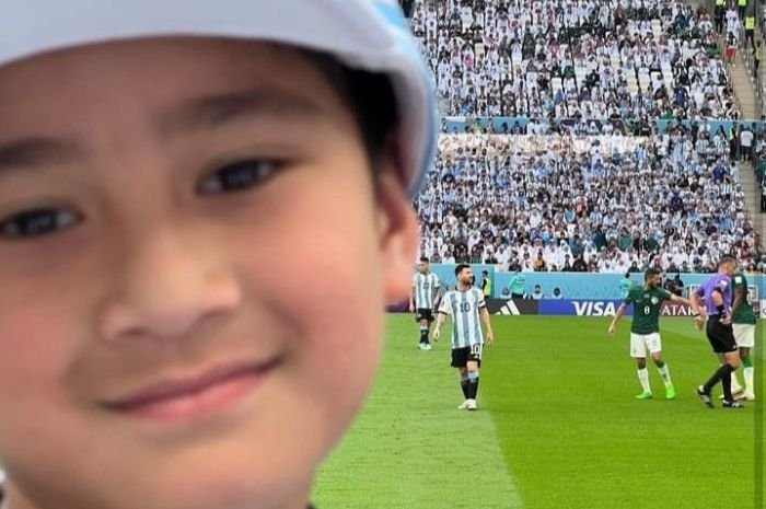 Ngefans Berat ke Lionel Messi, Rafathar Foto Bareng Sang Idola dari Jarak Jauh 3 Ngefans Berat ke Lionel Messi, Rafathar Foto Bareng Sang Idola dari Jarak Jauh