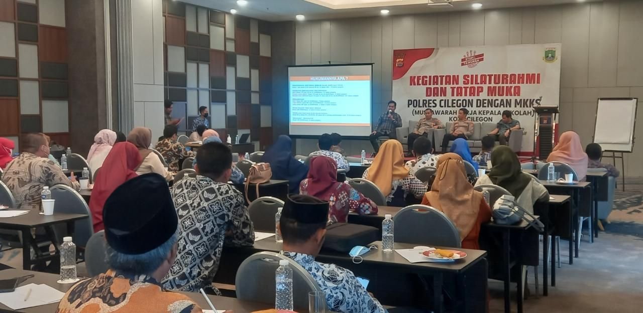 Tepat di Hari Guru Nasional, 49 Kepala Sekolah Dikumpulkan Polres Cilegon 1 Tepat di Hari Guru Nasional, 49 Kepala Sekolah Dikumpulkan Polres Cilegon