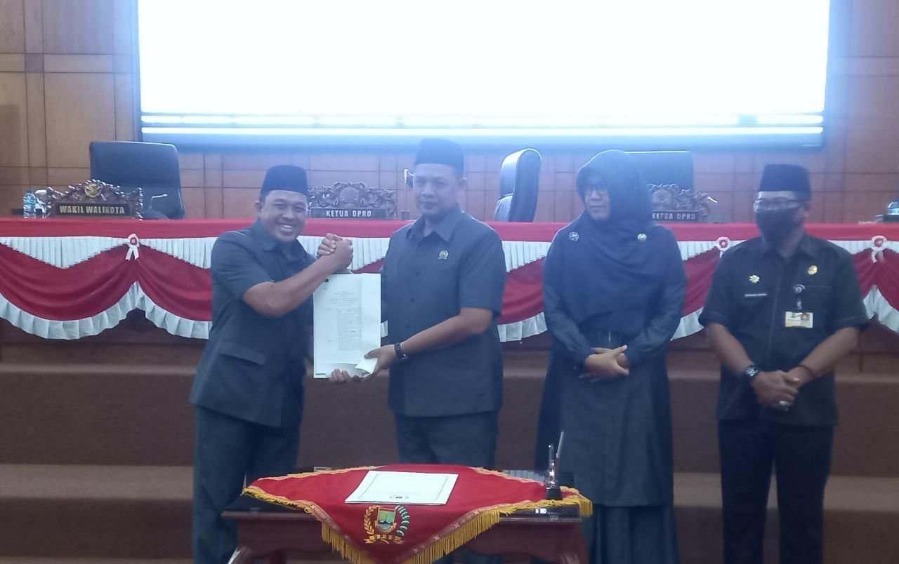 Sanuji dan Isro Mi'raj Jabat Tangan Erat, Ternyata Ini yang Dilakukan 1 Sanuji dan Isro Mi'raj Jabat Tangan Erat, Ternyata Ini yang Dilakukan