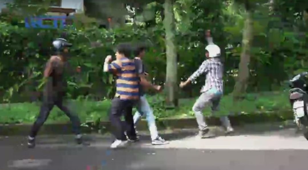 Tak Sia-Sia Belajar dari YouTube, Yayat Preman Pensiun 7 Keluarkan Jurus Puting Beliung untuk Lawan Penghianat