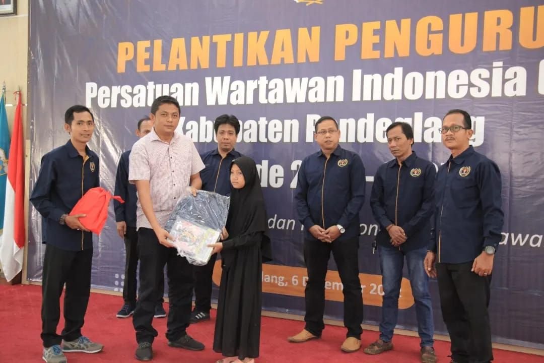 PWI Kabupaten Pandeglang dan Alfamart Peduli Anak Yatim Keluarga Wartawan