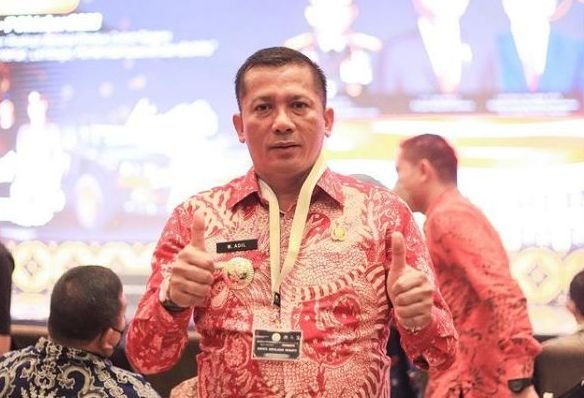 Profil Bupati Meranti Muhammad Adil yang Ancam Daerahnya Keluar dari Indonesia: Politikus Syarat Pengalaman 1 Profil Bupati Meranti Muhammad Adil yang Ancam Daerahnya Keluar dari Indonesia: Politikus Syarat Pengalaman