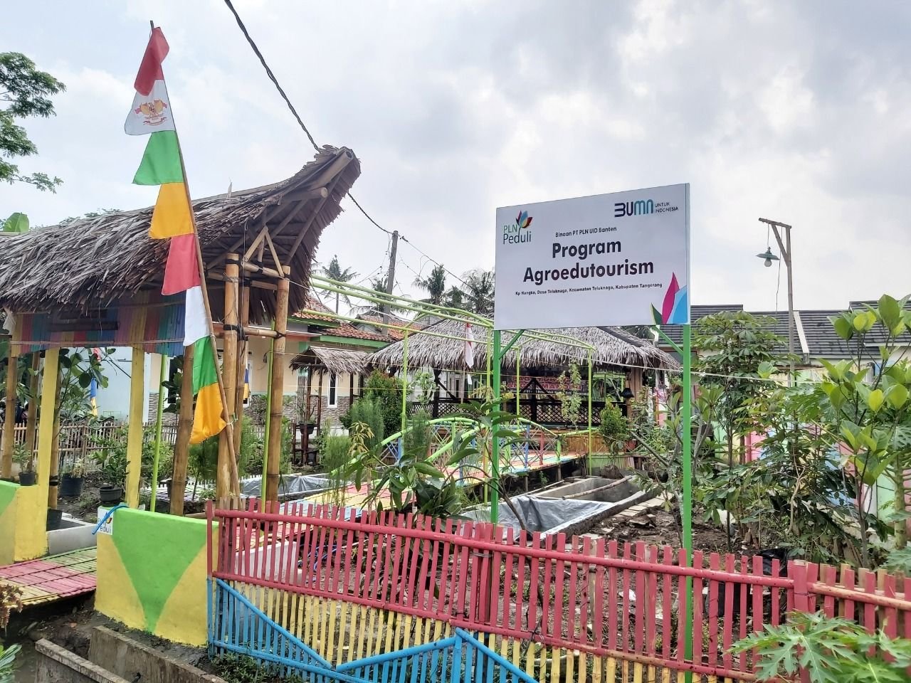 PLN UID Banten Bantu Pengembangan Budidaya Hortikultura dan Perikanan di Teluknaga 1 PLN UID Banten Bantu Pengembangan Budidaya Hortikultura dan Perikanan di Teluknaga