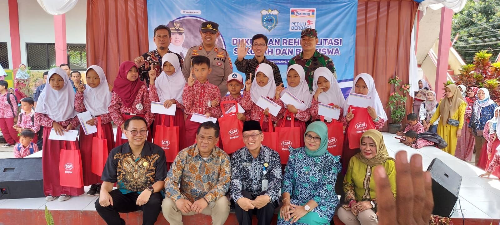 PT Indomarco Prismatama Dukung Kemajuan Pendidikan di Pandeglang