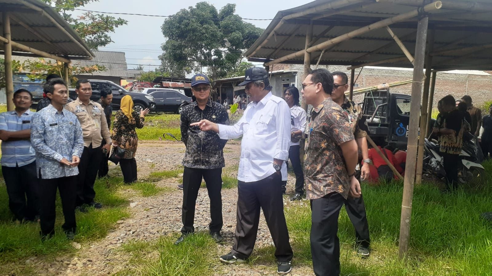 Tinjau Pasar Baros Sementara, Wakil Bupati Serang Soroti Genangan Air dan Toilet yang Cuma Ada Empat