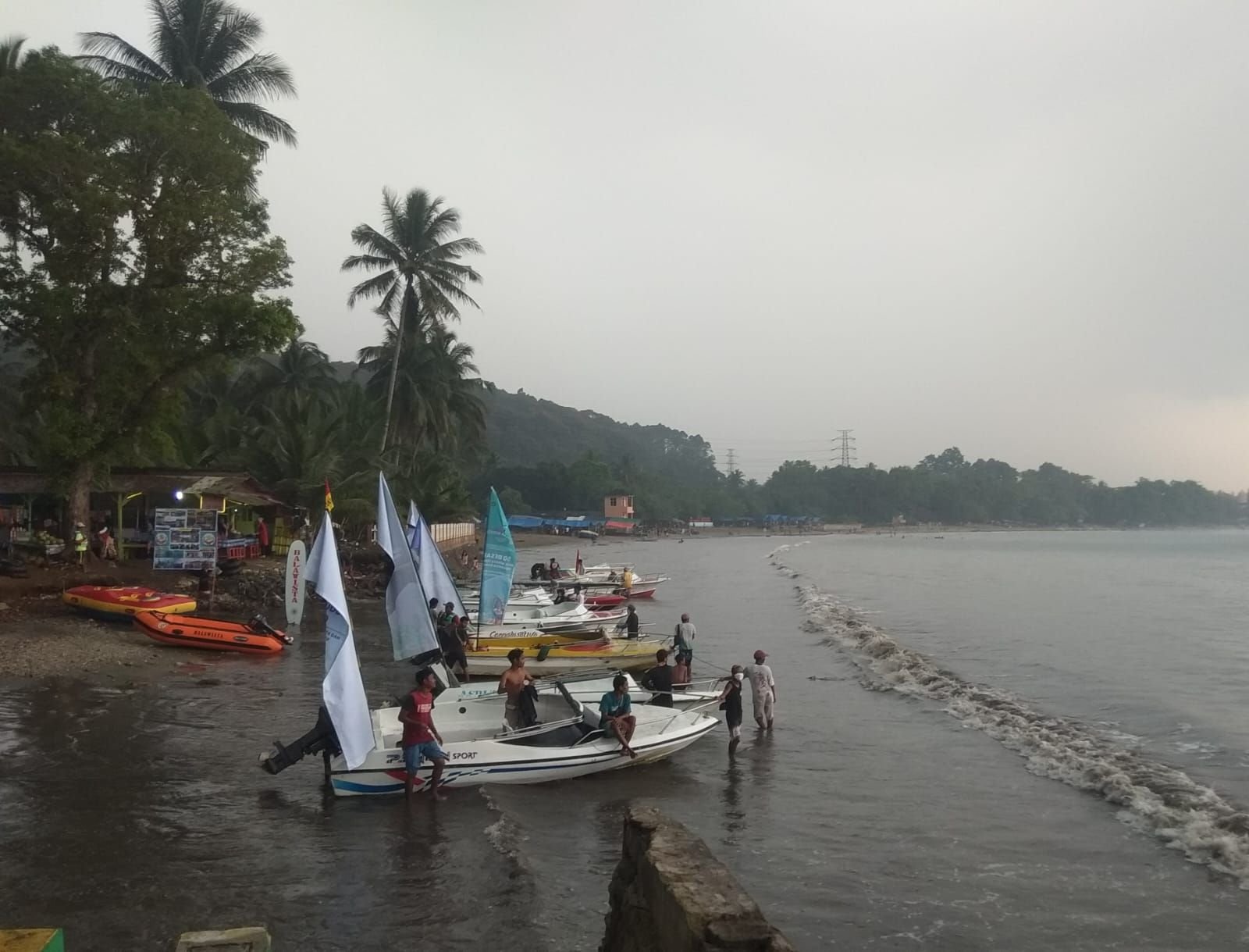 Kondisi Terkini Pesisir Labuan Pandeglang Setelah Dihantam Ombak Besar dan Cuaca Ekstrem 5 Kondisi Terkini Pesisir Labuan Pandeglang Setelah Dihantam Ombak Besar dan Cuaca Ekstrem