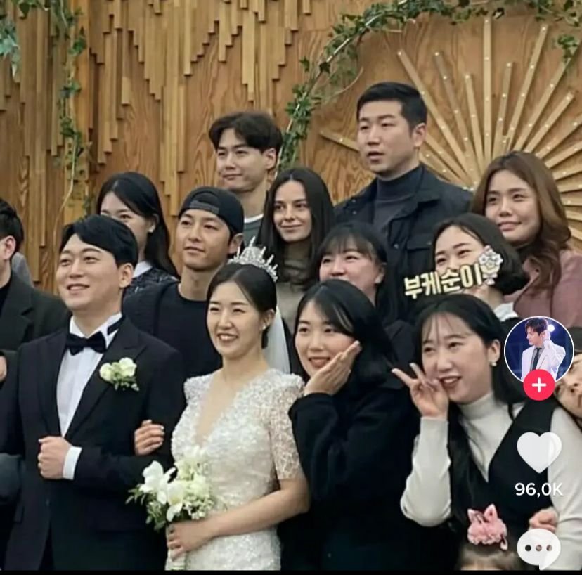 Beredar Foto Song Joong Ki Pamer Pacar Baru Bulenya di Medsos, Warganet: Mirip Song Hye Kyo 1 Beredar Foto Song Joong Ki Pamer Pacar Baru Bulenya di Medsos, Warganet: Mirip Song Hye Kyo