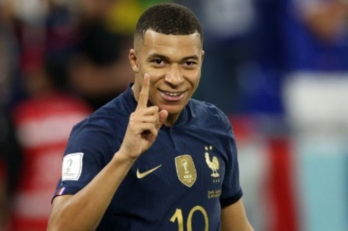 Pakar Transfer Fabrizio Romano Sebut Mbappe Berpeluang Hengkang, MU Mulai Lirik-lirik 4 Pakar Transfer Fabrizio Romano Sebut Mbappe Berpeluang Hengkang, MU Mulai Lirik-lirik