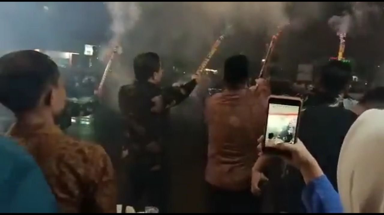 Kondisi Terakhir Wakil Bupati Kaur Herlian Muchrim yang Kehilangan 2 Jari karena Ledakan Kembang Api 1 Kondisi Terakhir Wakil Bupati Kaur Herlian Muchrim yang Kehilangan 2 Jari karena Ledakan Kembang Api