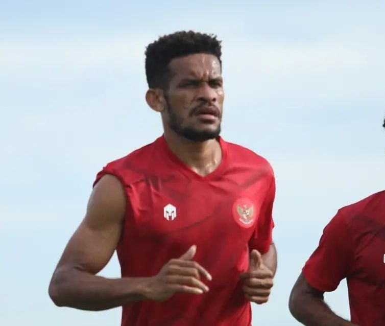 Tak Berikan Umpan kepada Spaso di Laga Lawan Filipina, Instagram Ricky Kambuaya Diserang Warganet