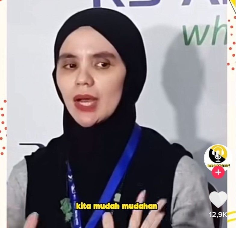 Pantas Istri Indra Bekti Tutup Donasi Taunya Biaya Sudah Dicover Orang ini, Netizen: Harta Aman… 1 Pantas Istri Indra Bekti Tutup Donasi Taunya Biaya Sudah Dicover Orang ini, Netizen: Harta Aman…