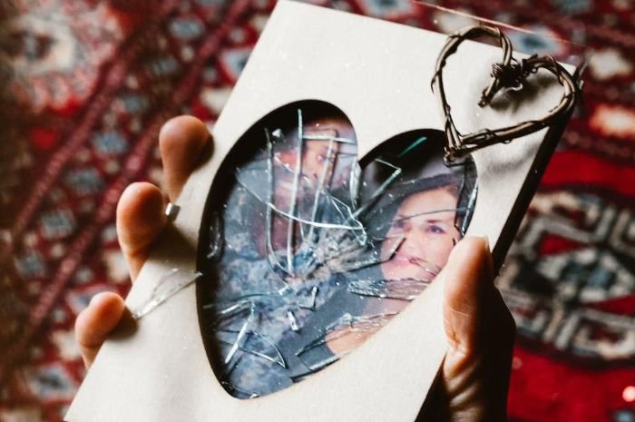 Populasi Janda dan Duda di Banten Bertambah, Kena Ghosting hingga Ekonomi Jadi Biang Kerok Perceraian 9 Ilustrasi perceraian yang menyebabkan penambahan janda dan duda di Banten. (Pexels/Rodnae Production)