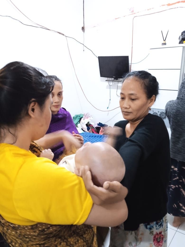 Tega, Bayi Laki-Laki Berusia Tiga Bulan Diduga Dibuang Orangtuanya 1 Tega, Bayi Laki-Laki Berusia Tiga Bulan Diduga Dibuang Orangtuanya