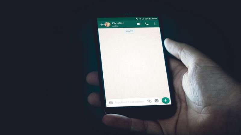 Cara Menghilangkan Centang Biru di WhatsApp Aero