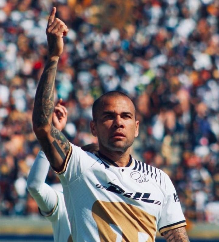 Terjerat Kasus Dugaan Pelecehan, Dani Alves Dipecat Klub Barunya, Auto Pensiun Dini?