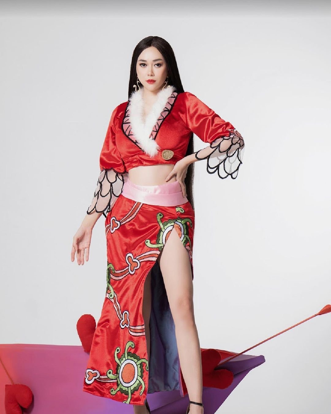 Ucapkan Imlek dengan Tampil Seksi Kenakan Pakaian Cosplay Boa Hancock One Piece, Aura Kasih Tuai Pujian 1 Ucapkan Imlek dengan Tampil Seksi Kenakan Pakaian Cosplay Boa Hancock One Piece, Aura Kasih Tuai Pujian