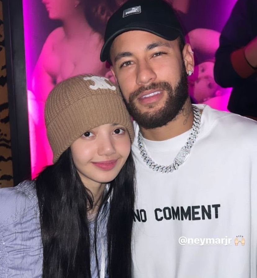 Lisa BLACKPINK dan Neymar Kompak Upload Foto Mesra Bersama, Tanda Mereka Pacaran? 1 Lisa BLACKPINK dan Neymar Kompak Upload Foto Mesra Bersama, Tanda Mereka Pacaran?