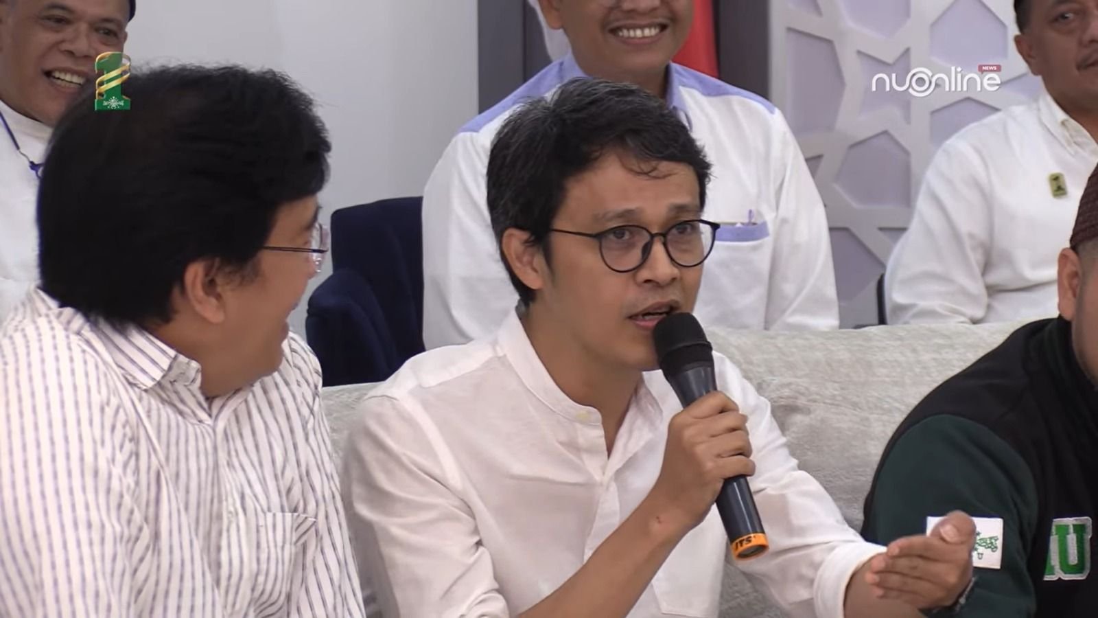 Ini Mars Satu Abad NU, Lirik Langsung Dibuat Gus Mus dan Digubah Tohpati 1 Ini Mars Satu Abad NU, Lirik Langsung Dibuat Gus Mus dan Digubah Tohpati