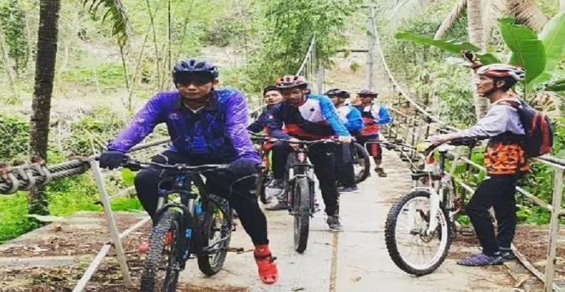 Pegawai Dikpora Pandeglang Monitor Sekolah Naik Sepeda, Rutinitas Baru Isi Libur 1 Pegawai Dikpora Pandeglang Monitor Sekolah Naik Sepeda, Rutinitas Baru Isi Libur