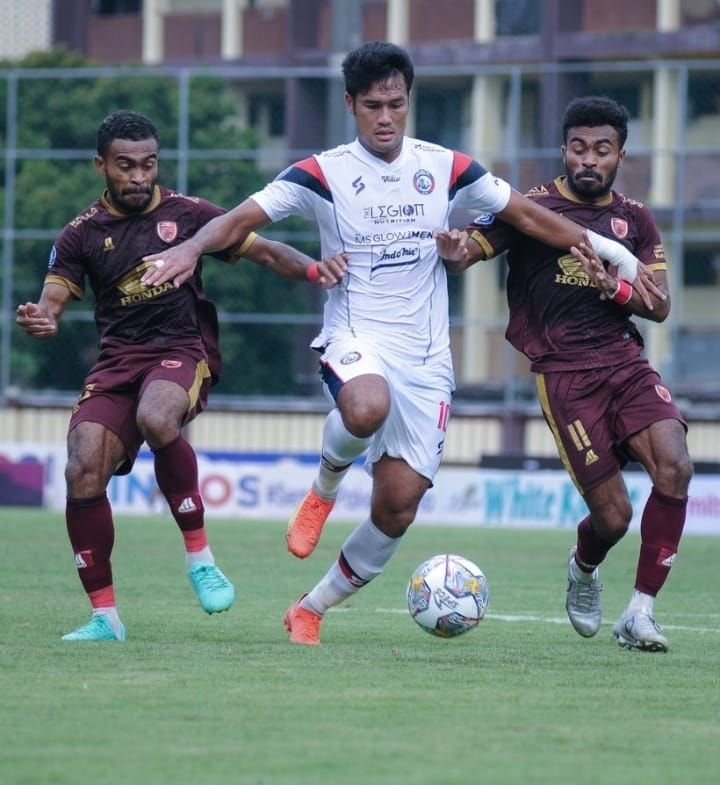 Singo Edan Kehilangan Taringnya Didepan Juku Eja