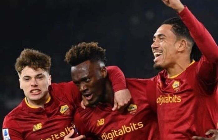 Terkam Empoli, Serigala AS Roma Tembus 3 Besar 1 Terkam Empoli, Serigala AS Roma Tembus 3 Besar