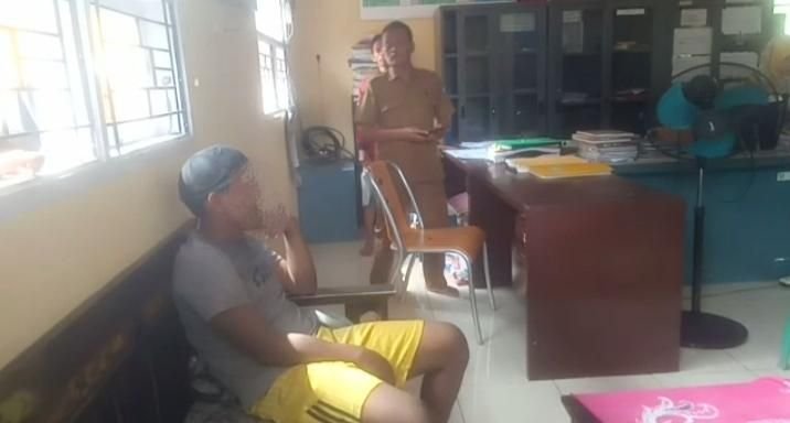 Astaga.... ODGJ Hampir Diamuk Massa, Cuma Gara-Gara Disangka Penculik. Jangan Mudah Terprovokasi 1 Astaga.... ODGJ Hampir Diamuk Massa, Cuma Gara-Gara Disangka Penculik. Jangan Mudah Terprovokasi