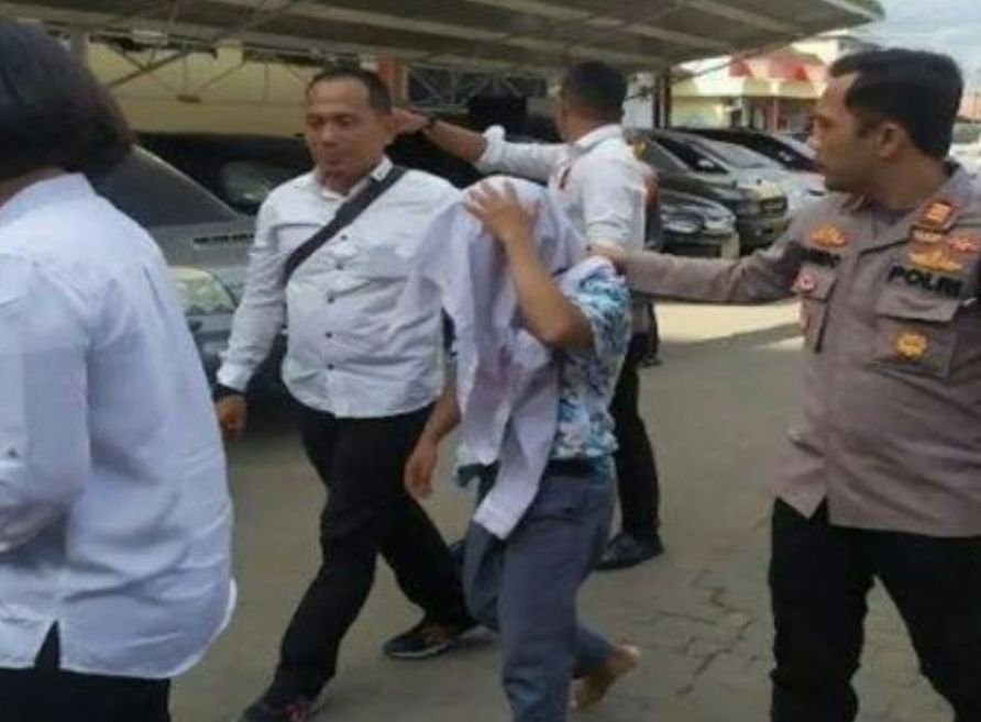 Dendam Kesumat! Pelajar SMK Palembang Ditikam Sajam oleh Teman Sekelas, Korban Tewas Luka di Dada Kiri 3 Dendam Kesumat! Pelajar SMK Palembang Ditikam Sajam oleh Teman Sekelas, Korban Tewas Luka di Dada Kiri