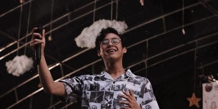 Kondisi Terbaru Ardhito Pramono Usai Pingsan Saat Manggung di Medan, Ternyata... 1 Kondisi Terbaru Ardhito Pramono Usai Pingsan Saat Manggung di Medan, Ternyata...