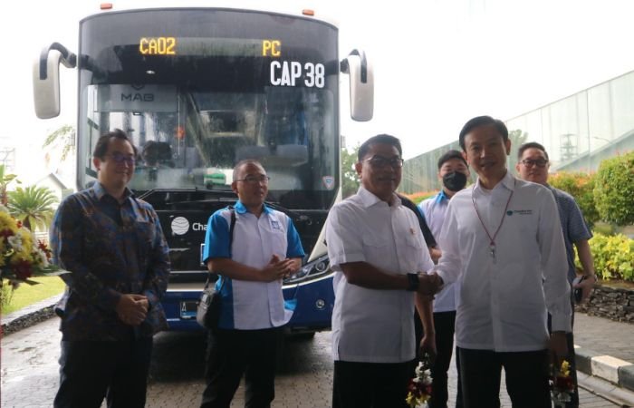 Diresmikan Moeldoko, Bus Listrik PT Chandra Asri Petrochemical Punya Corak Batik Lesung Khas Cilegon