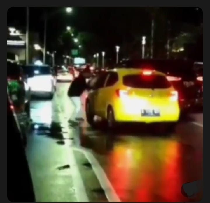 Terungkap! Identitas Pengemudi Toyota Fortuner Yang Merusak Mobil Brio, Mahfud MD: Seperti Film Gangster 3 Terungkap! Identitas Pengemudi Toyota Fortuner Yang Merusak Mobil Brio, Mahfud MD: Seperti Film Gangster